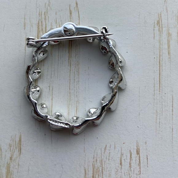 Vintage Silvertone GERRY’S Round Heart Wreath Brooch Pin - Picture 5 of 10